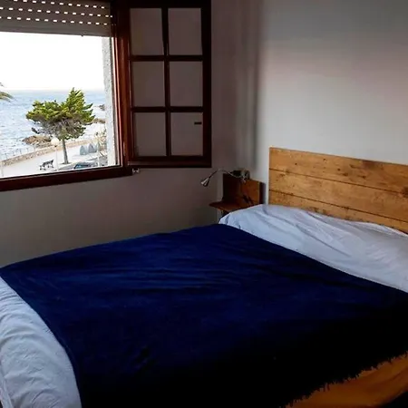 Holiday home Jo - Stunning Front Line Beach House.