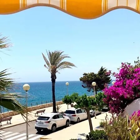 Сasa de vacaciones Jo - Stunning Front Line Beach House. *