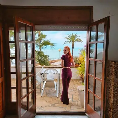 Jo - Stunning Front Line Beach House. * L'Ametlla de Mar